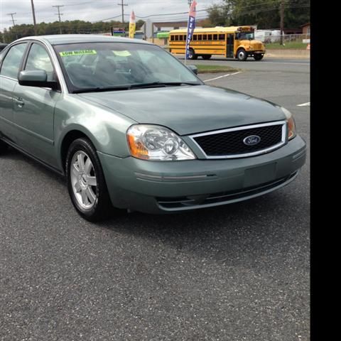 2005 ford five hundred se sedan 4-door 3.0l very low miles