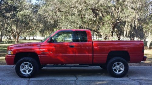 [[[ no reserve ]]] dodge ram 1500 4x4 quad cab automatic cold a/c red good tires