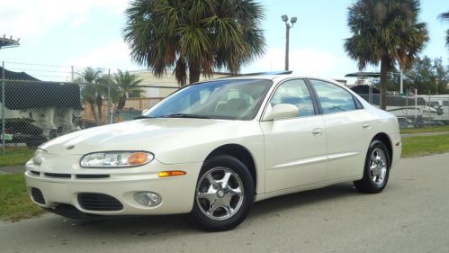 2002 oldsmobile aurora , factory navigation , moonroof , cd, heat seats