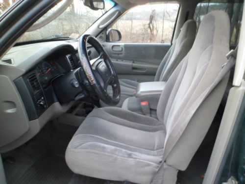 2001 Dodge Dakota 4 DOOR QUAD CAB 4X4 8CYLINDER 4.7 LITER WITH AIR CONDITIONING, image 27