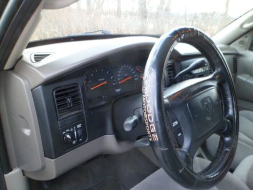 2001 Dodge Dakota 4 DOOR QUAD CAB 4X4 8CYLINDER 4.7 LITER WITH AIR CONDITIONING, image 28