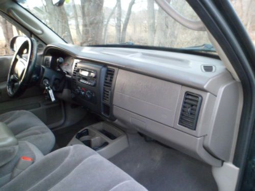 2001 Dodge Dakota 4 DOOR QUAD CAB 4X4 8CYLINDER 4.7 LITER WITH AIR CONDITIONING, image 36