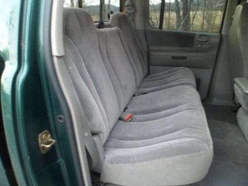 2001 Dodge Dakota 4 DOOR QUAD CAB 4X4 8CYLINDER 4.7 LITER WITH AIR CONDITIONING, image 39