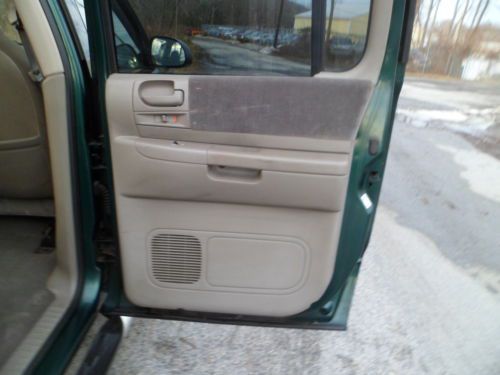 2001 Dodge Dakota 4 DOOR QUAD CAB 4X4 8CYLINDER 4.7 LITER WITH AIR CONDITIONING, image 40