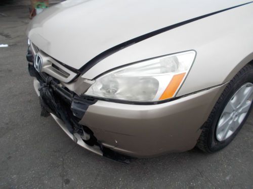 2004 Honda Accord, NO RESERVE, image 8