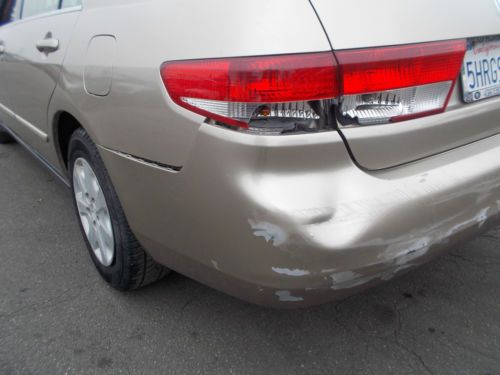 2004 Honda Accord, NO RESERVE, image 16