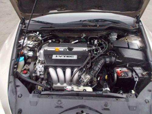 2004 Honda Accord, NO RESERVE, image 17