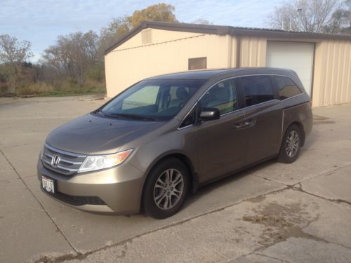 Honda odyssey ex van  - 2011