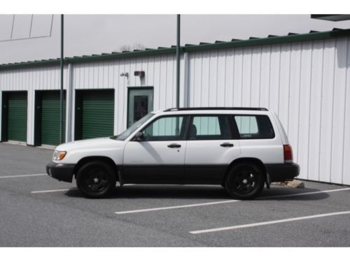 1998 subaru forester l 5 speed manual 4-door wagon no reserve non smoker cd a/c