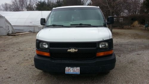 Chevy express 2500 white