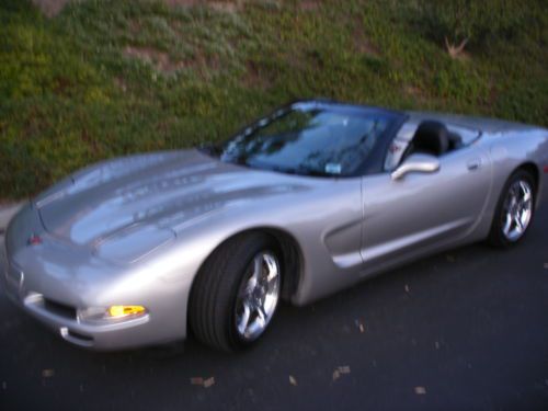 2004 corvette convertible 29,900 miles excellent condition