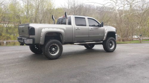 Lifted 2008 chevy 2500 hd ltz crew cab pickup 4-door 6.6l