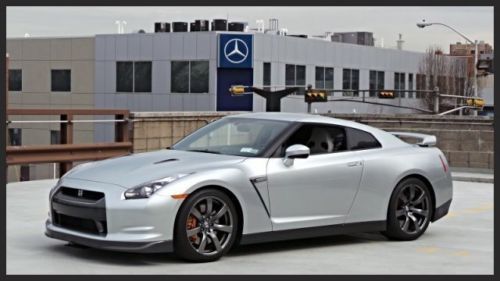 2010 nissan gt-r premium