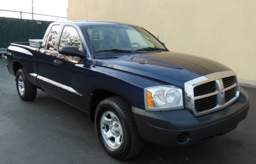 Purchase Used 2005 Dodge Dakota 4x4 65ft Bed Beautiful Truck Priced To