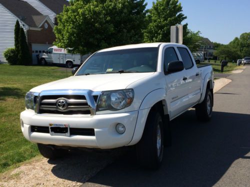 2010 toyota tacoma pre runner crew cab pickup 4-door 4.0l