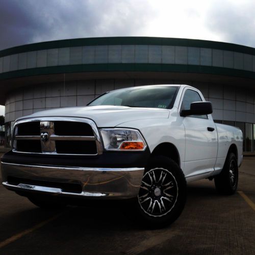 White regular cab 3.7l v6 excellent condition 30k miles clean title