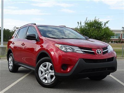 Awd 4dr le low miles suv automatic gasoline 2.5l red