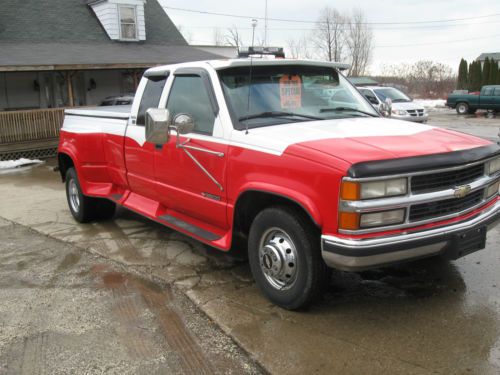 96 chev extcab 1-ton duelly with self loader wheel lift