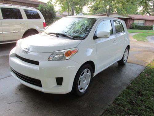 2010 scion xd base hatchback 5-door 1.8l