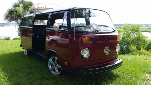 77 vw volkswagen bus transporter microbus passenger van station wagen bay window