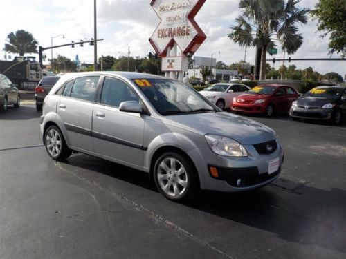 5 speed kia rio, clean low miles