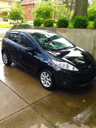 2011 black ford fiesta, manual transmission, clean title in hand, 112k miles