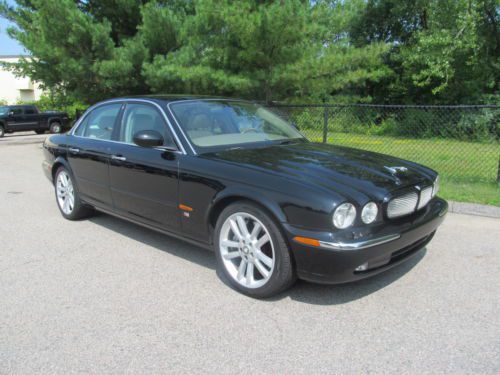 2004 jaguar xjr base sedan 4-door 4.2l