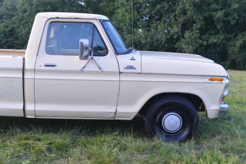 Beautiful 1979 Ford F150 2x4 - full size pickup - 8' bed - classic straight six!, image 17