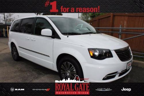 2014 chrysler town & country s