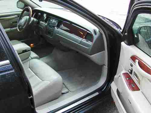 2004 Lincoln Town Car Ultimate Sedan 4-Door 4.6L, US $4,500.00, image 9