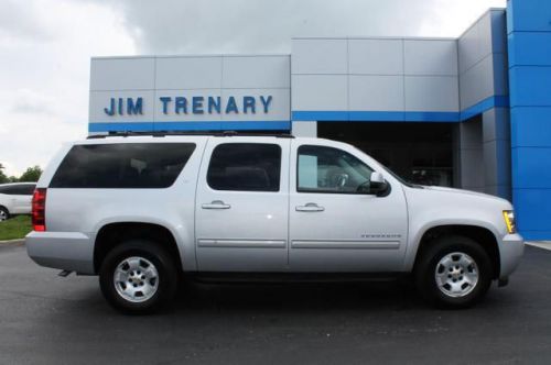 2014 Chevrolet Suburban 1500 LT, image 2