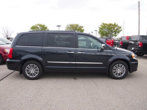 2014 chrysler town & country touring-l