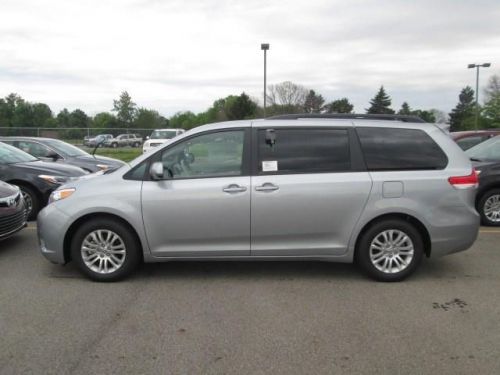 2014 Toyota Sienna XLE, US $34,835.00, image 2