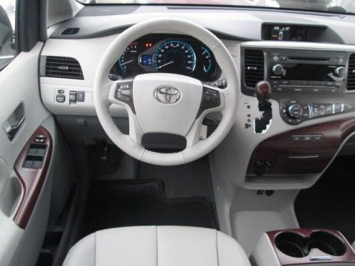 2014 Toyota Sienna XLE, US $34,835.00, image 3