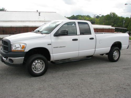 Super clean!!!!!!! lonnnngggg 8ft. bed!!!!! 5.7 hemi crew cab 4x4 single owner!!