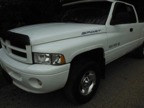 1999 dodge ram 1500 4x4 4door only109,837miles 5.9 liter 8cyl w/airconditioning