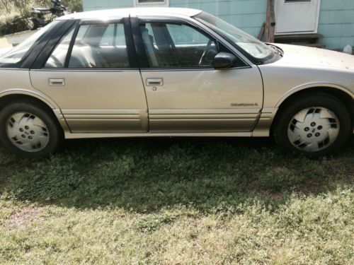 1993 oldsmobile cutlass supreme s sedan 4-door 3.1l