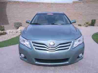 XLE Certified 2.5L Leather Moonroof JBL audio multi-CD Smart-Start option Alloys, image 2