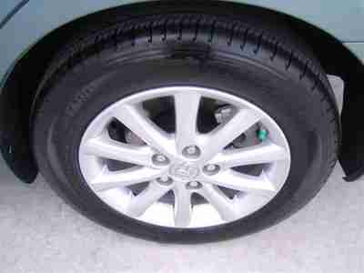 XLE Certified 2.5L Leather Moonroof JBL audio multi-CD Smart-Start option Alloys, image 12