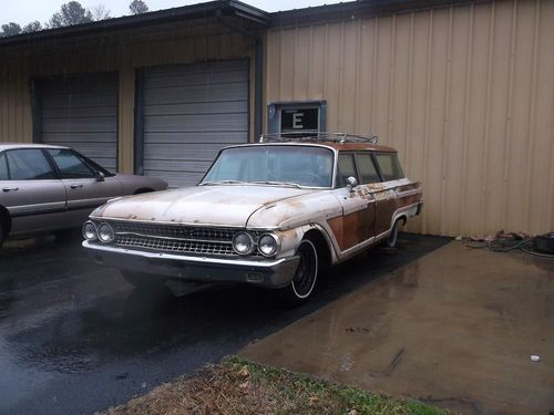 1961 ford  country squire 6 pass station wagon