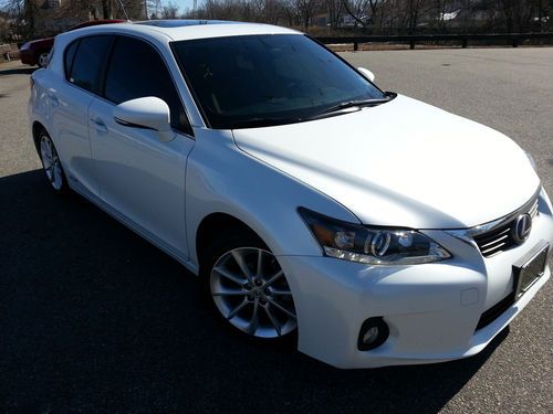 2012 lexus ct200h hybrid 42mpg, low milage, seats 5, hatchback, all leather