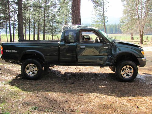 2000 toyota tacoma sr5 extended cab pickup 2-door 3.4l v6- totaled