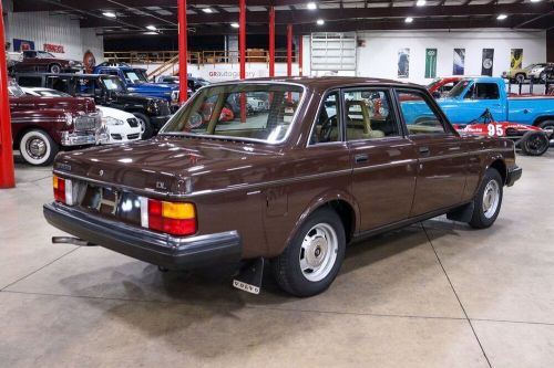 1983 volvo 240 dl