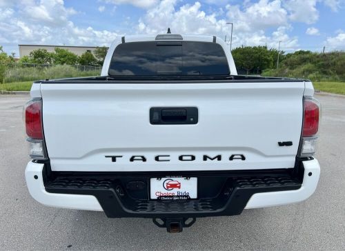 2022 toyota tacoma trd sport  ? 786-340-6112  marlon