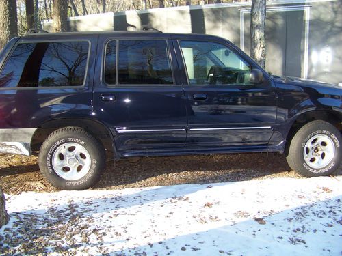 2001 ford explorer xlt sport utility 4-door 4.0l