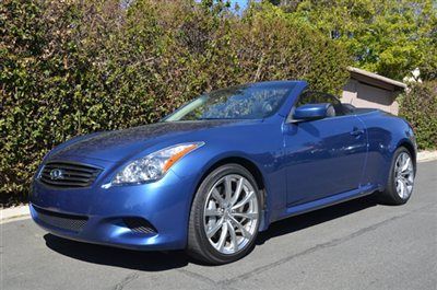 2009 infiniti g37s convertible. 13k miles. clean. navigation. heated seats. bose