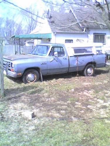 81 dodge d-200 pick-up 6 cyl.