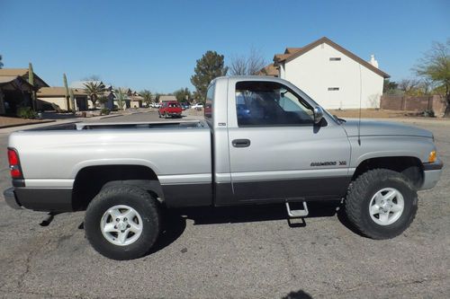 1997 dodge ram 1500 laramie standard cab pickup 2-door 5.2l 4x4