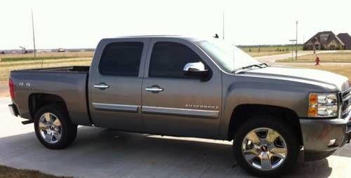 2009 chevrolet silverado 1500 lt crew cab 4-door 5.3l 4x4, 42k miles, 20" wheels