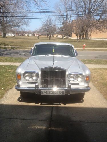 Classic classy 1967  rolls royce silver shadow runs needs tlc priced to sell!!!